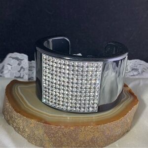 BLACK ACRYLIC CRYSTAL DESIGNER CUFF BRACELET